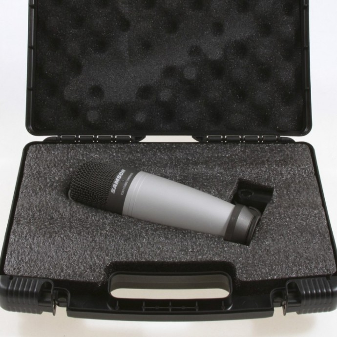 C03  Micrófono Condenser multipatrón